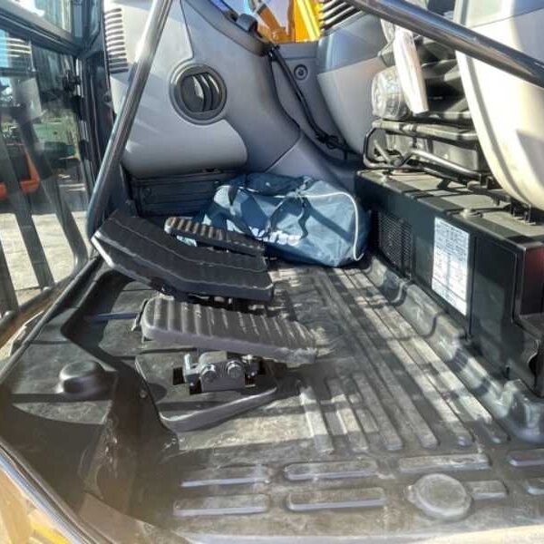 PC138US-11 ツーピース コマツ5本配管 70hr & 3000hr 中古建設機械 写真76（株式会社広建機）