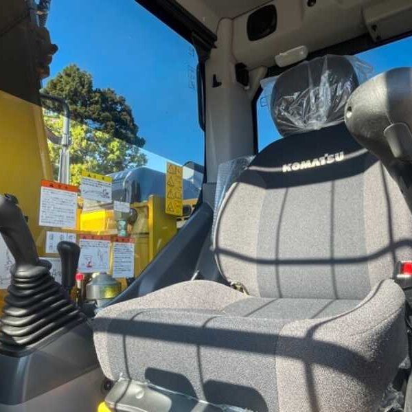 PC138US-11 ツーピース コマツ5本配管 70hr & 3000hr 中古建設機械 写真77（株式会社広建機）