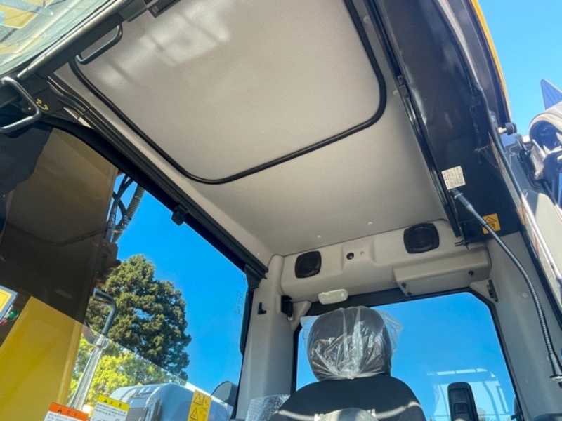 PC138US-11 ツーピース コマツ5本配管 70hr & 3000hr 中古建設機械 写真21（株式会社広建機）