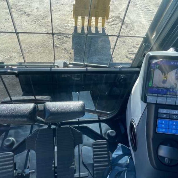 PC138US-11 ツーピース コマツ5本配管 70hr & 3000hr 中古建設機械 写真79（株式会社広建機）