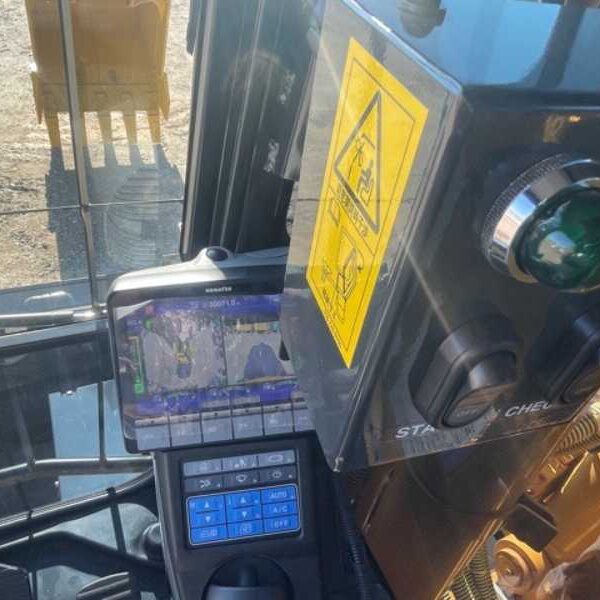 PC138US-11 ツーピース コマツ5本配管 70hr & 3000hr 中古建設機械 写真81（株式会社広建機）
