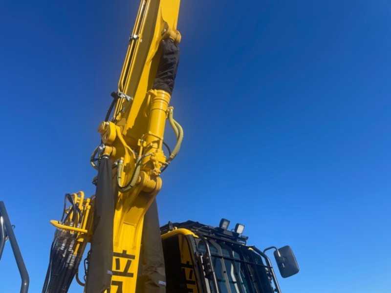 PC138US-11 ツーピース コマツ5本配管 70hr & 3000hr 中古建設機械 写真13（株式会社広建機）