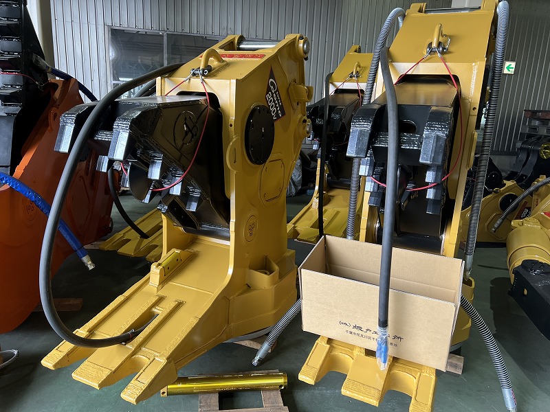 坂戸工作所 0.7m3用小割機 中古建設機械 写真1（株式会社広建機）