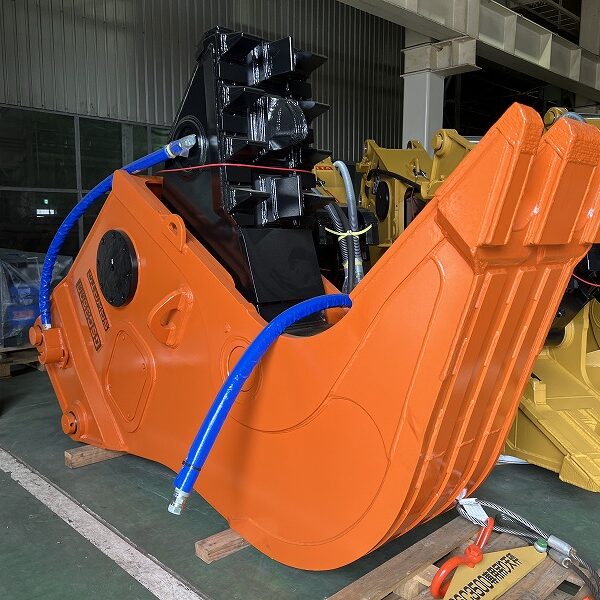 坂戸工作所 0.7m3用小割機 中古建設機械 写真10（株式会社広建機）