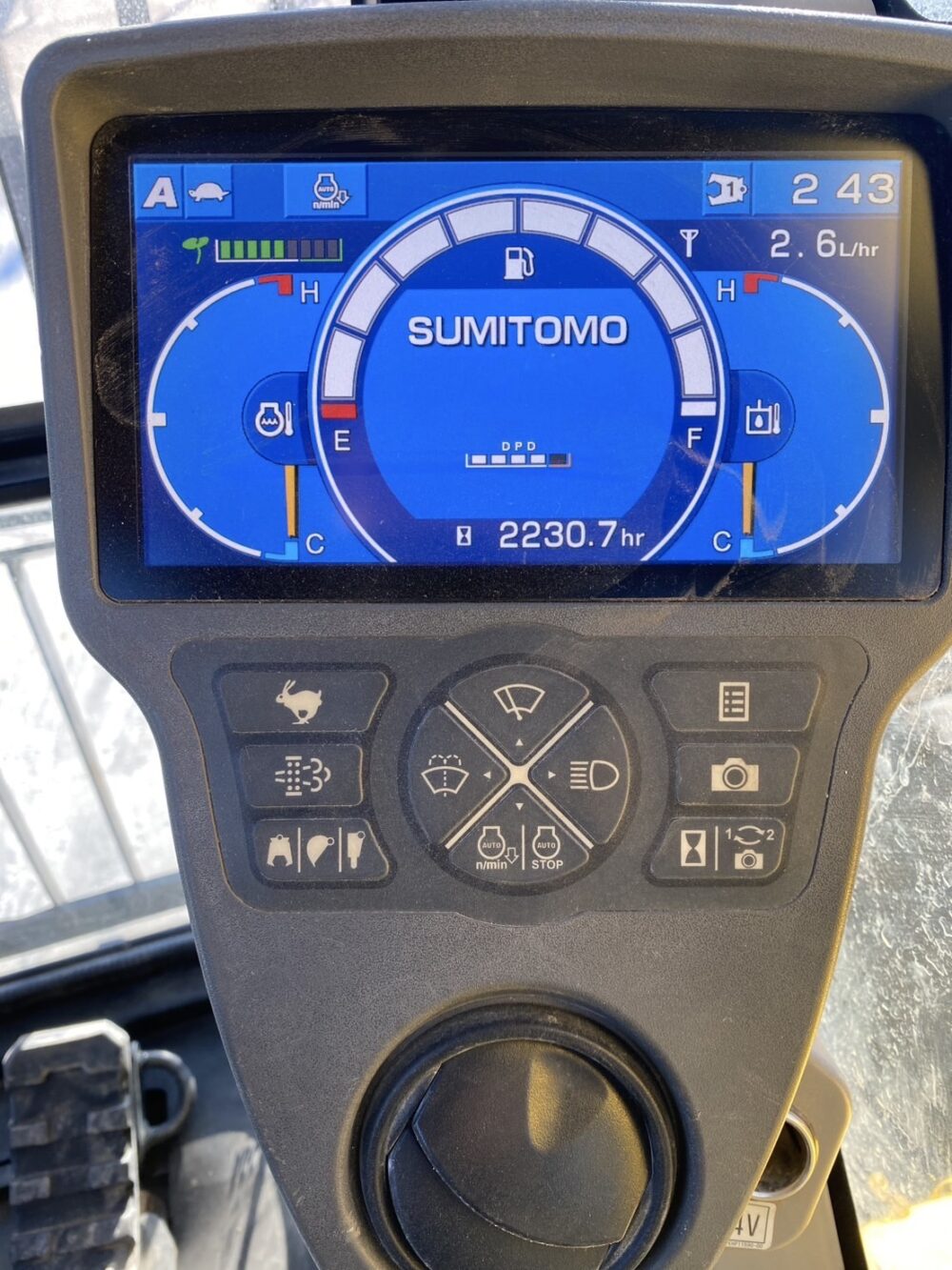 SH135X-6 5本配管仕様機 中古建設機械 写真6（株式会社広建機）
