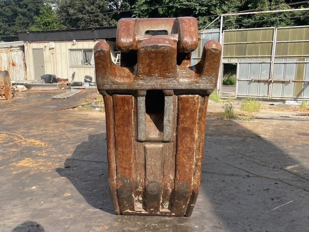 坂戸工作所 小割機 0.7m3用小割機 MAGNUM1650 中古建設機械 写真2（株式会社広建機）