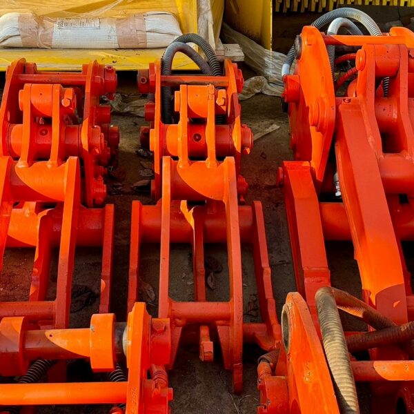 タグチ工業 0.15用チルトフォーク GV30L 整備品 中古建設機械 写真9（株式会社広建機）
