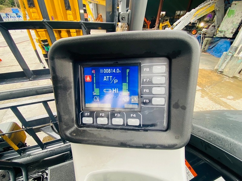 PC35MR-5 ミニモク 高年式ローアワー旋回式フォーク付き 中古建設機械 写真2（株式会社広建機）