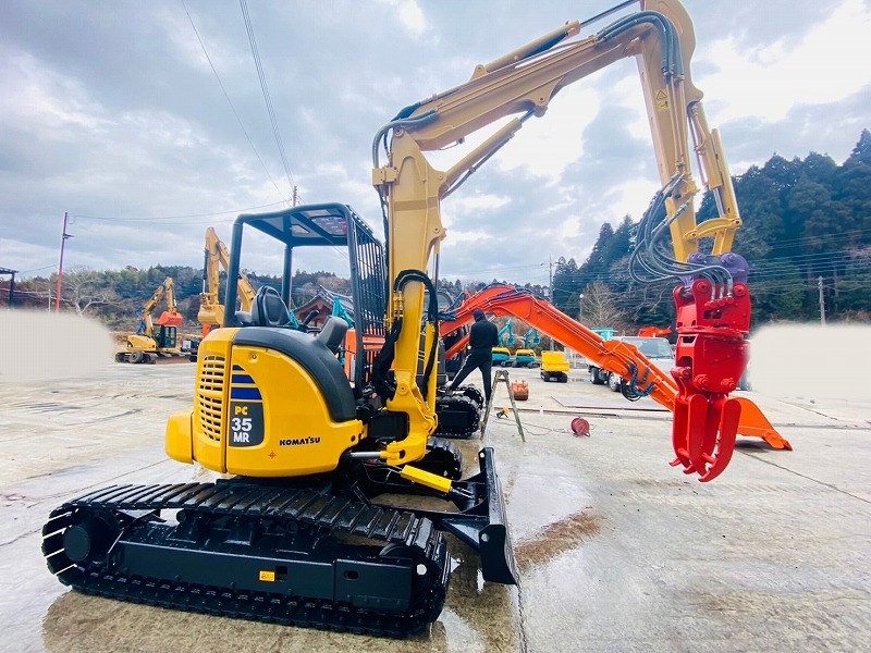 PC35MR-5 ミニモク 高年式ローアワー旋回式フォーク付き 中古建設機械 写真1（株式会社広建機）