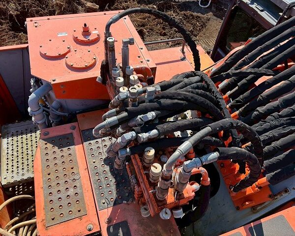 ZX1800K-3 中古 日立建機 2pieceboom Long boom, Monster Boom SEカプラー バケット付き 中古建設機械 写真123（株式会社広建機）