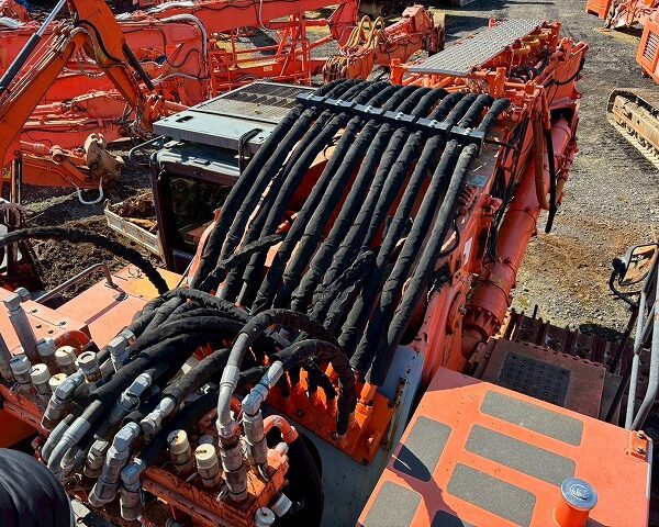 ZX1800K-3 中古 日立建機 2pieceboom Long boom, Monster Boom SEカプラー バケット付き 中古建設機械 写真113（株式会社広建機）