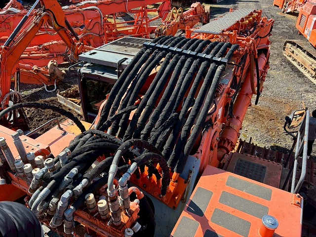 ZX1800K-3 中古 日立建機 2pieceboom Long boom, Monster Boom SEカプラー バケット付き 中古建設機械 写真9（株式会社広建機）
