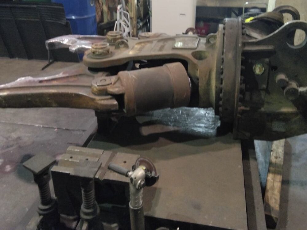 TSW950V-F 0.45&0.7m3class crusher Okada Aiyon 中古建設機械 写真6（株式会社広建機）