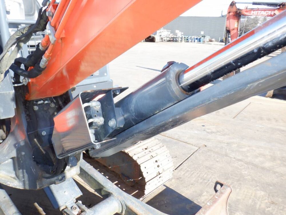 ZX40U-5B 配管、クレーン、マルチ、鉄キャタ　2090hr, 4546hr 2台 中古建設機械 写真2（株式会社広建機）