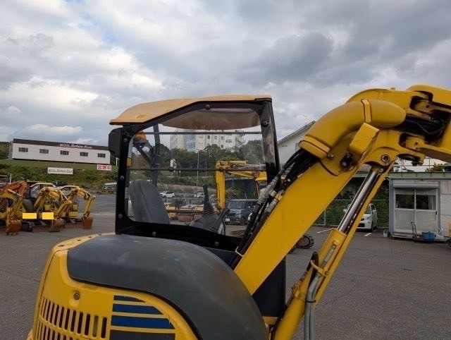 PC30UU-5 オフセットブーム クレーン仕様 中古建設機械 写真7（株式会社広建機）