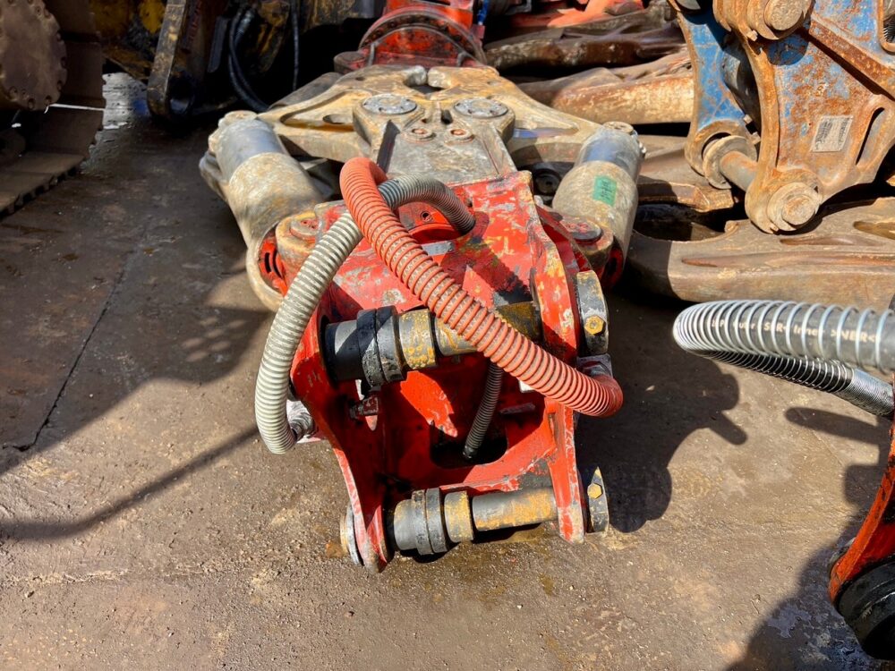 SV-7X 0.25用大割機 高年式 NPK 中古建設機械 写真3（株式会社広建機）