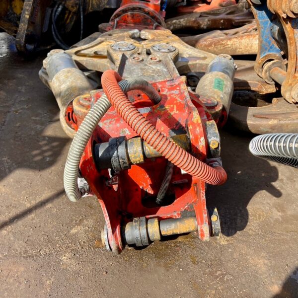 SV-7X 0.25用大割機 高年式 NPK 中古建設機械 写真9（株式会社広建機）