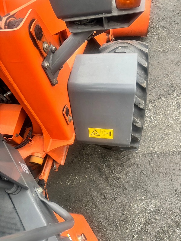 ZW80 ホイールローダー 中古建設機械 写真14（株式会社広建機）