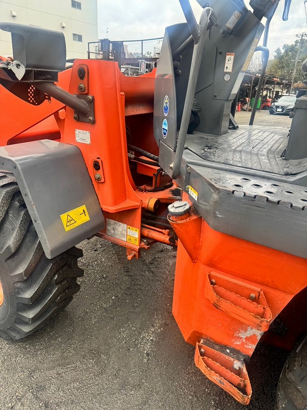 ZW80 ホイールローダー 中古建設機械 写真17（株式会社広建機）