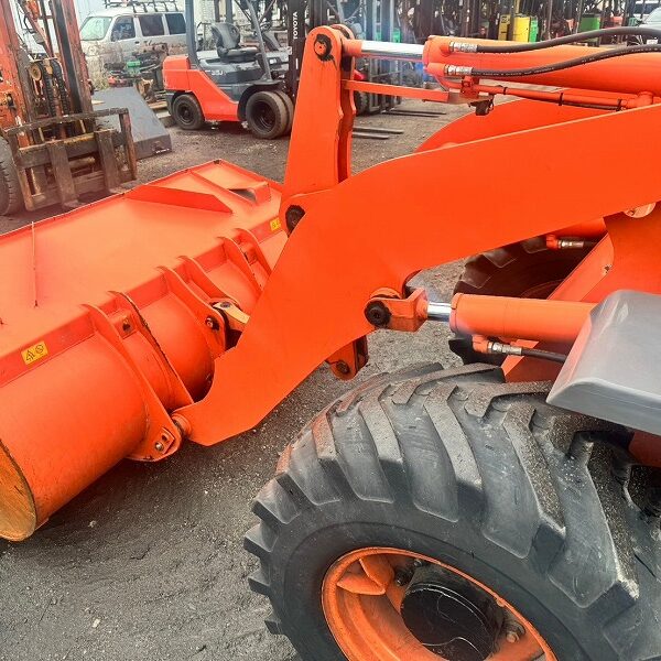 ZW80 ホイールローダー 中古建設機械 写真46（株式会社広建機）