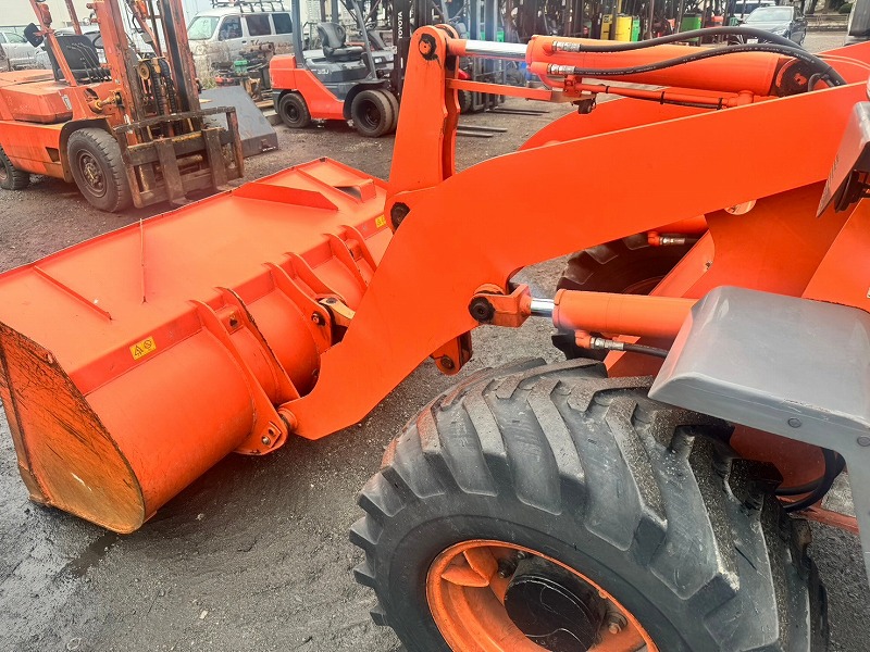 ZW80 ホイールローダー 中古建設機械 写真19（株式会社広建機）