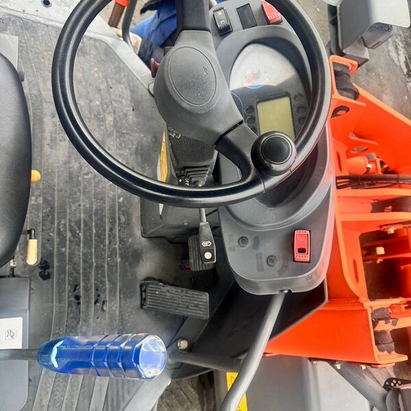 ZW80 ホイールローダー 中古建設機械 写真35（株式会社広建機）
