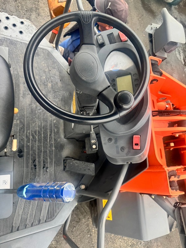 ZW80 ホイールローダー 中古建設機械 写真8（株式会社広建機）