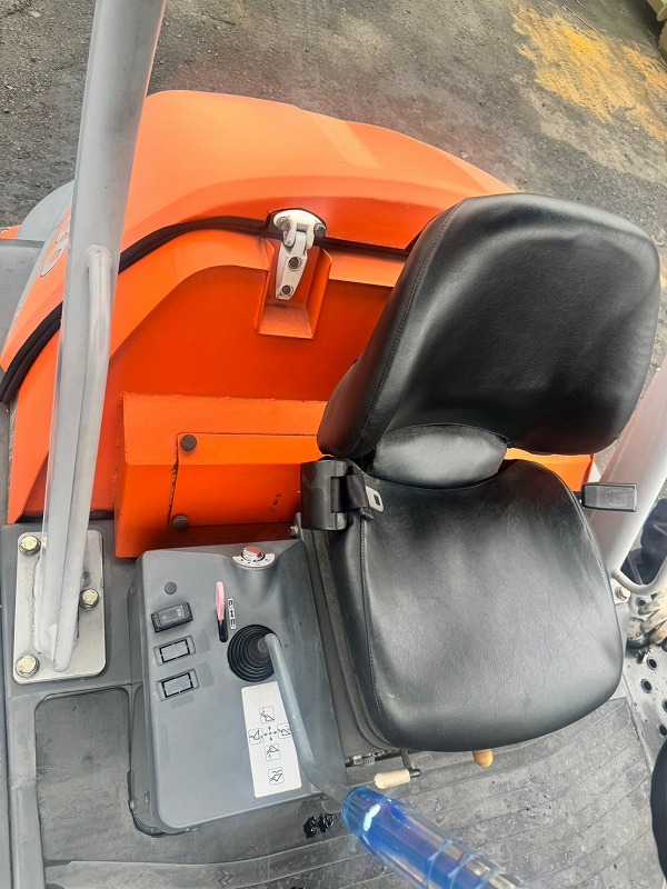 ZW80 ホイールローダー 中古建設機械 写真3（株式会社広建機）