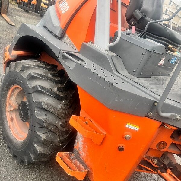 ZW80 ホイールローダー 中古建設機械 写真38（株式会社広建機）