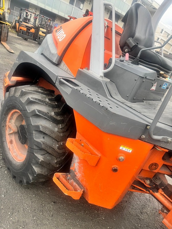 ZW80 ホイールローダー 中古建設機械 写真11（株式会社広建機）