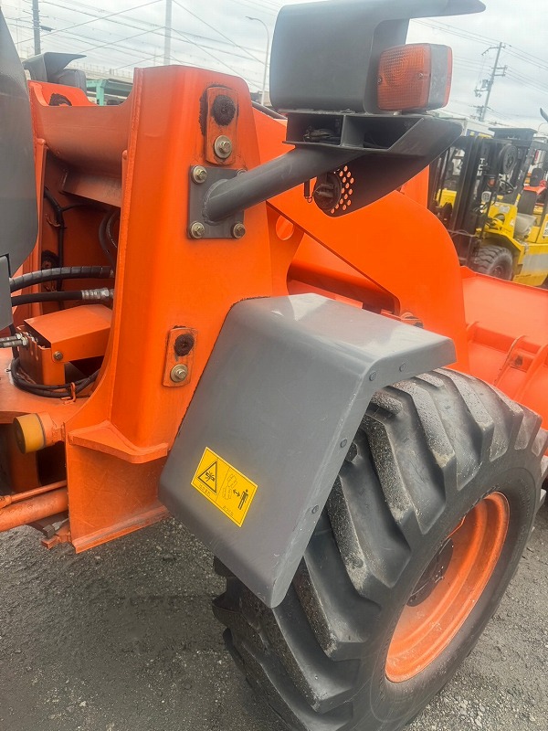 ZW80 ホイールローダー 中古建設機械 写真13（株式会社広建機）