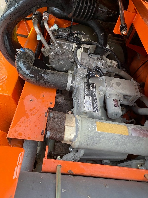 ZX75US-3 5本配管 中古建設機械 写真11（株式会社広建機）