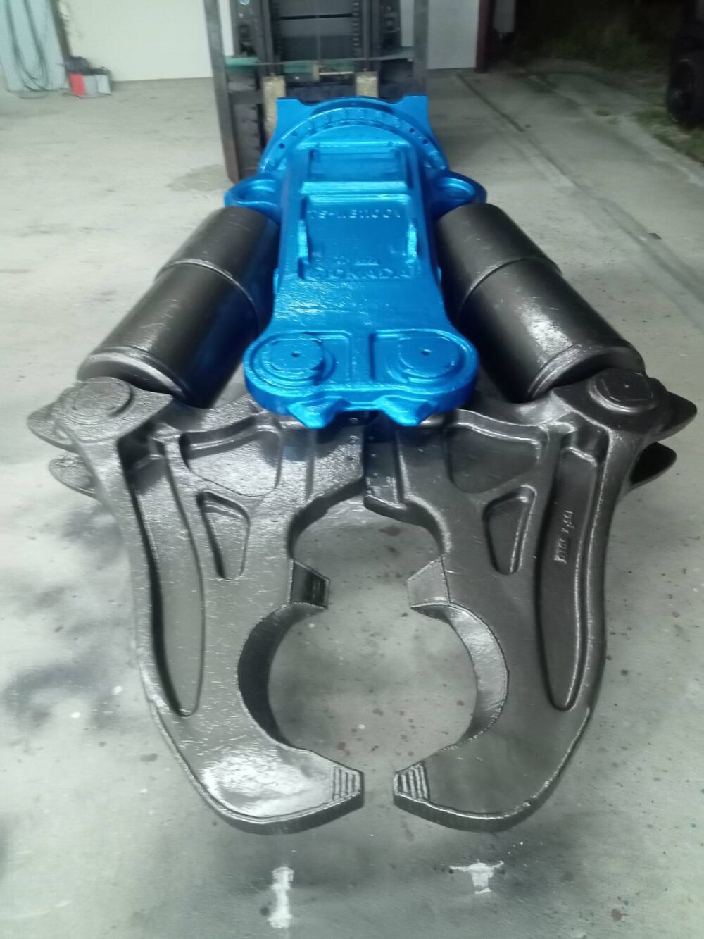 TSWB1100V-F 2020年式 整備品 0.7m3用大割機 オカダアイヨン 中古建設機械 写真1（株式会社広建機）