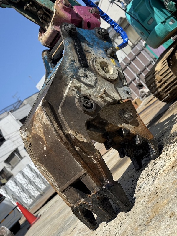 OSC-200B 2022年式 0.7m3用小割機 中古建設機械 写真1（株式会社広建機）