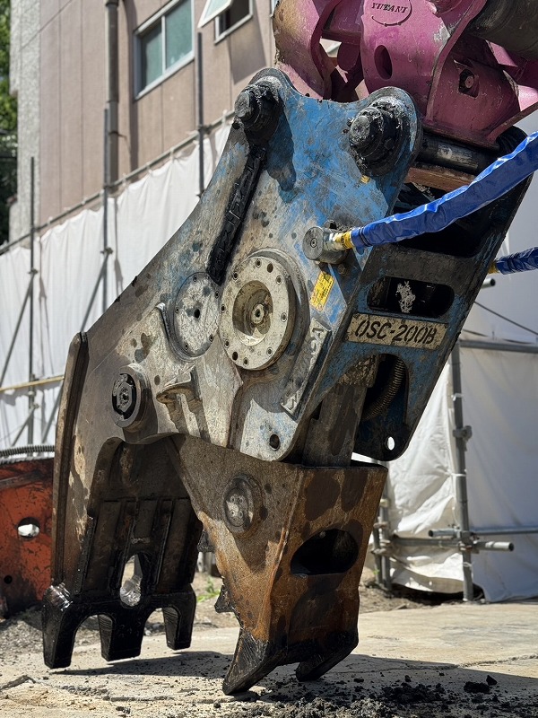 OSC-200B 2022年式 0.7m3用小割機 中古建設機械 写真4（株式会社広建機）