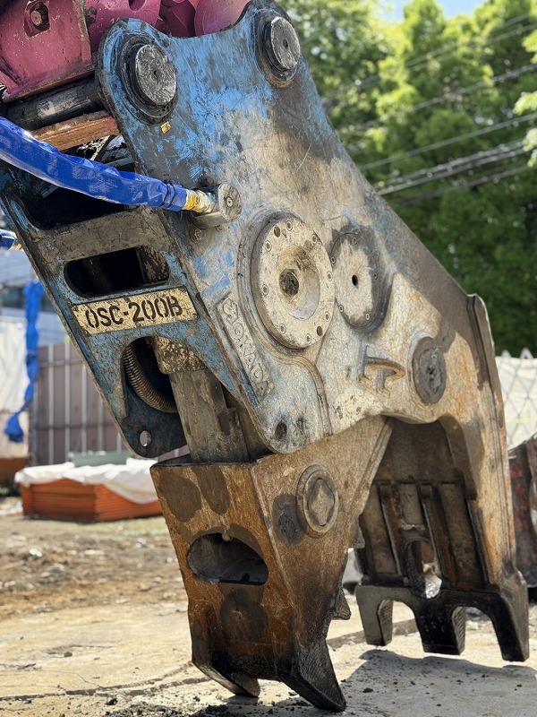 OSC-200B 2022年式 0.7m3用小割機 中古建設機械 写真2（株式会社広建機）