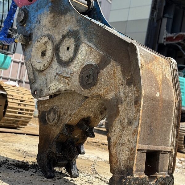 OSC-200B 2022年式 0.7m3用小割機 中古建設機械 写真8（株式会社広建機）