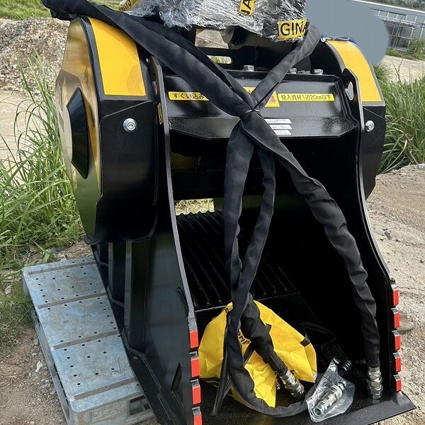 MBクラッシャーBF60.1 ほぼ未使用品 バケットクラッシャー ジョークラッシャー 中古建設機械 写真12（株式会社広建機）