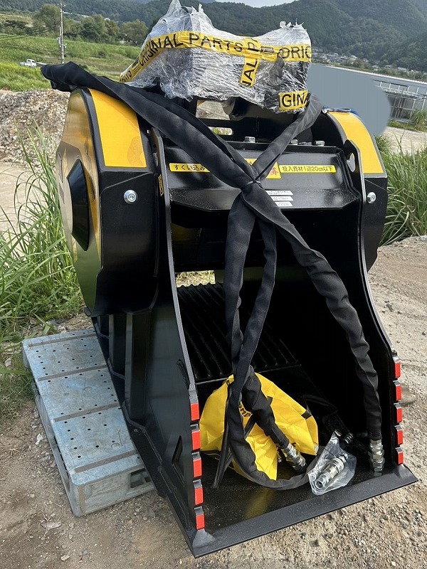 MBクラッシャーBF60.1 ほぼ未使用品 バケットクラッシャー ジョークラッシャー 中古建設機械 写真5（株式会社広建機）