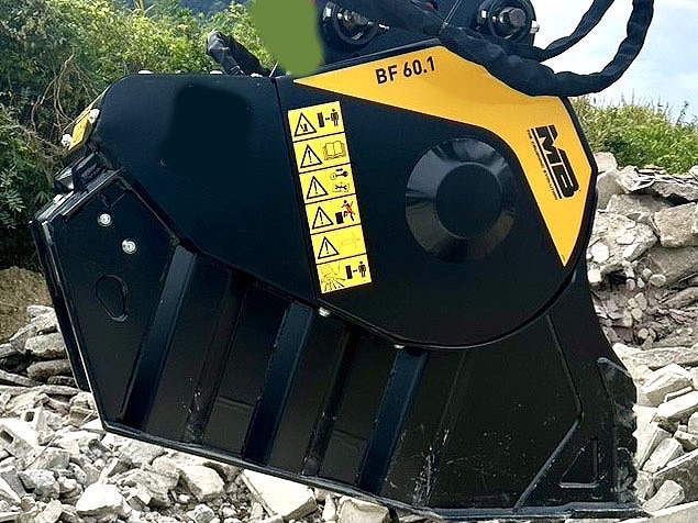 MBクラッシャーBF60.1 ほぼ未使用品 バケットクラッシャー ジョークラッシャー 中古建設機械 写真3（株式会社広建機）