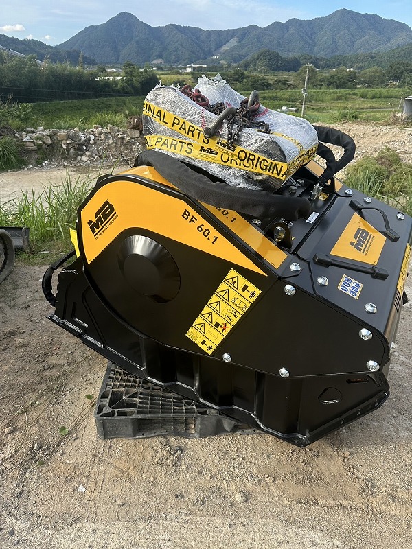 MBクラッシャーBF60.1 ほぼ未使用品 バケットクラッシャー ジョークラッシャー 中古建設機械 写真6（株式会社広建機）