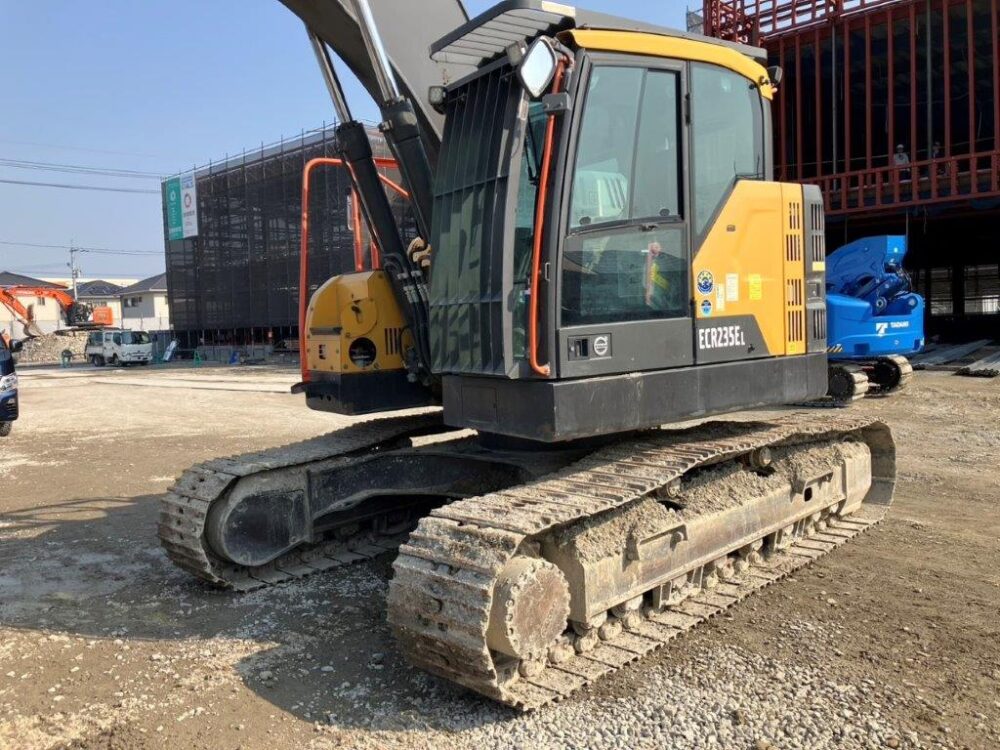 VOLVO ECR235EL カプラー付 後方小旋回 中古建設機械 写真8（株式会社広建機）