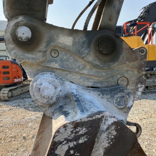 VOLVO ECR235EL カプラー付 後方小旋回 中古建設機械 写真35（株式会社広建機）