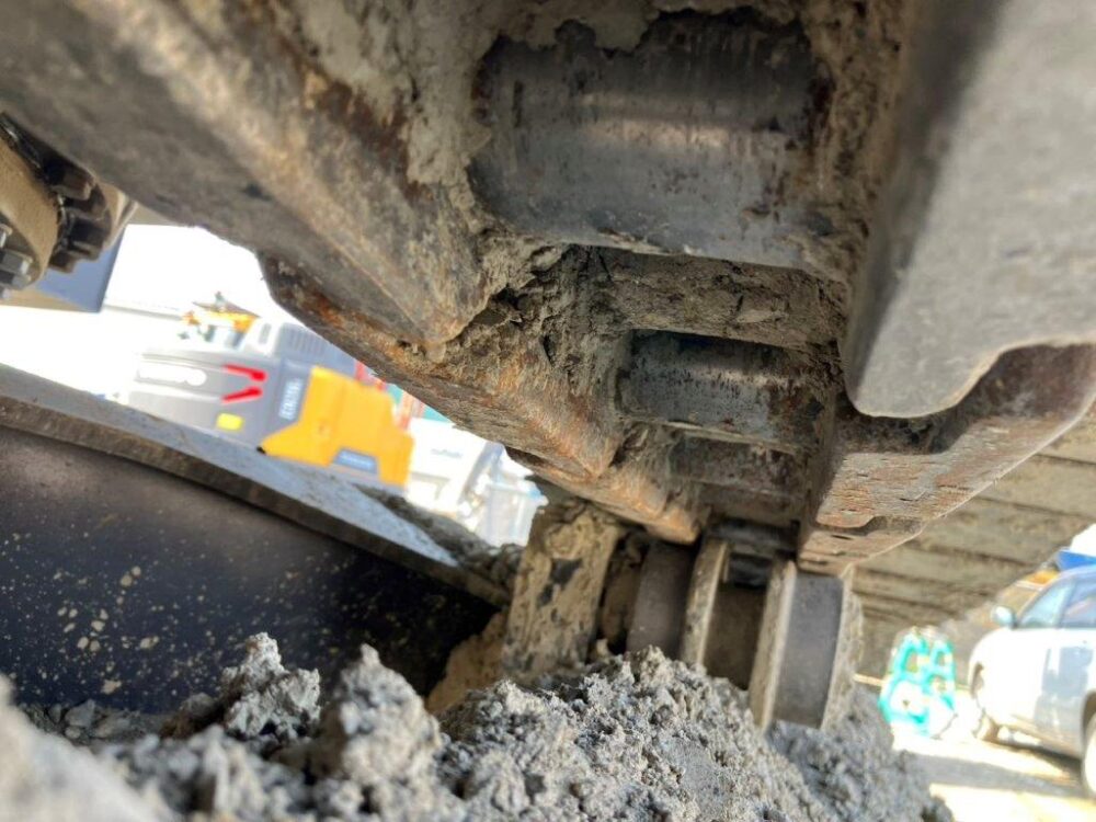 VOLVO ECR235EL カプラー付 後方小旋回 中古建設機械 写真15（株式会社広建機）