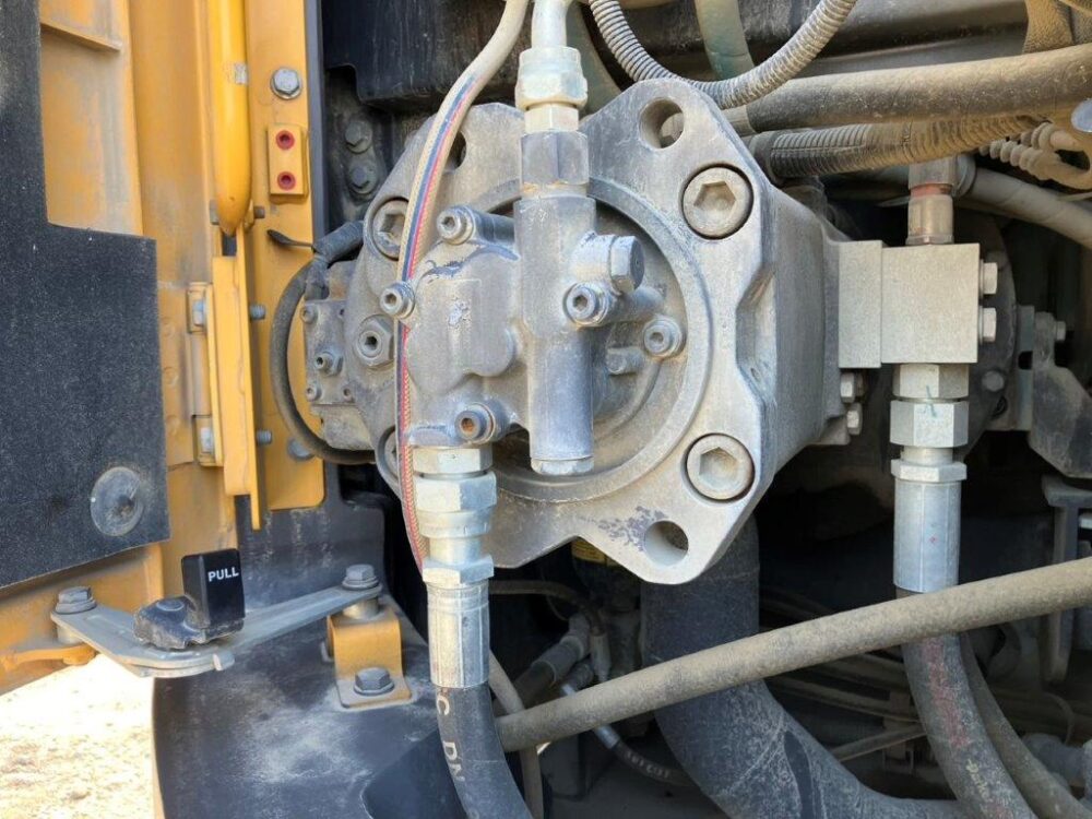 VOLVO ECR235EL カプラー付 後方小旋回 中古建設機械 写真16（株式会社広建機）