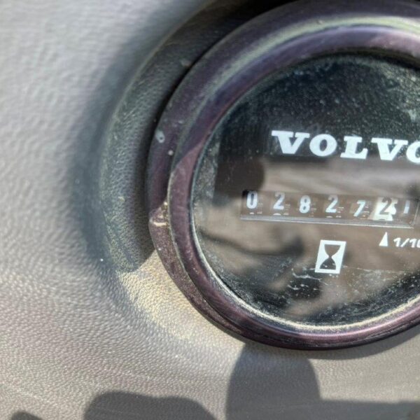 VOLVO ECR235EL カプラー付 後方小旋回 中古建設機械 写真51（株式会社広建機）