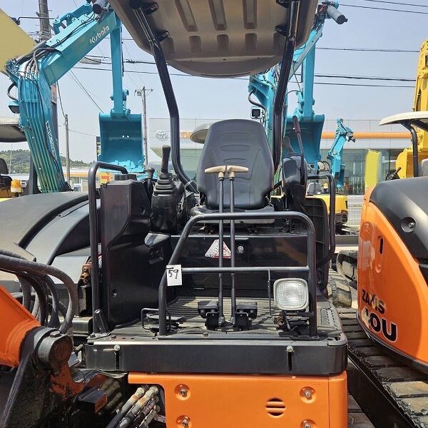 ZX40U-2 ミニ油圧ショベル 中古建設機械 写真11（株式会社広建機）