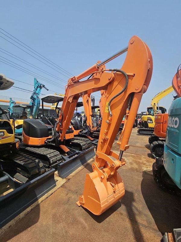 ZX40U-2 ミニ油圧ショベル 中古建設機械 写真9（株式会社広建機）