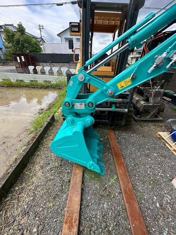 SK55SRD-7  未使用品 ブレーカ付き 解体クレーン仕様 5本配管 旋回フォーク カプラ 細バケット 中古建設機械 写真5（株式会社広建機）