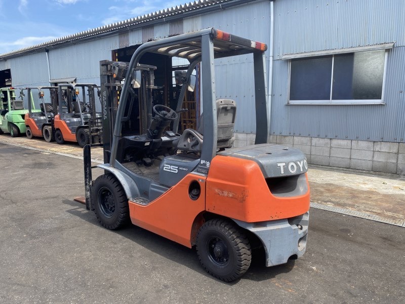 52-8FD25　フォークリフト　TOYOTA製　2008年製 中古建設機械 写真1（株式会社広建機）